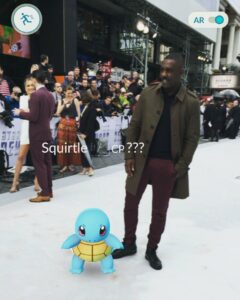 Squirtle ed Idris Elba alla premiere di Star Trek Beyond