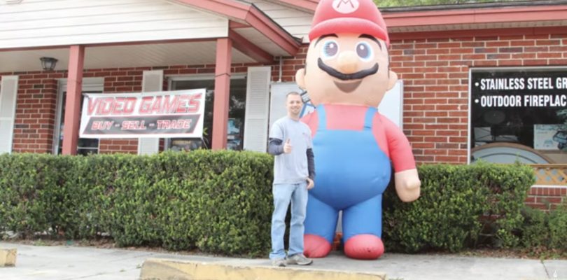 Multato per aver esposto un Super Mario gonfiabile di fronte al suo negozio di videogiochi