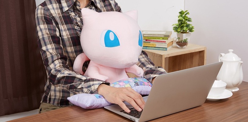 Male ai polsi quando scrivete al computer? Questo peluche di Mew fa al caso vostro!