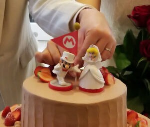 Matrimonio con torta nuziale di Mario e Peach