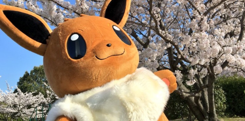 La mascotte di Eevee spaventa una bambina giapponese, che piange e scappa via