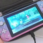 la personalizzazione della Nintendo Switch Lite in stile Vaporwave prodotta da Mizucat