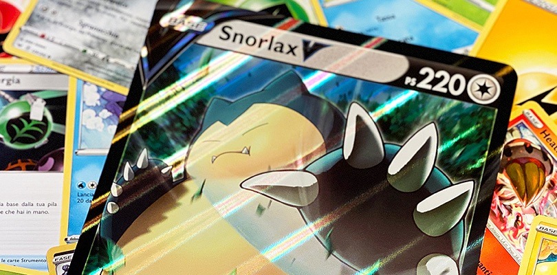 La carta promo gigante di Snorlax-V è ora disponibile da GameStopZing, Prénatal e Toys Center