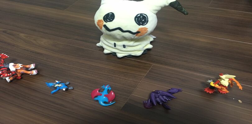 Fan ricreano le scene dei Pokémon Dynamax con peluche e statuette
