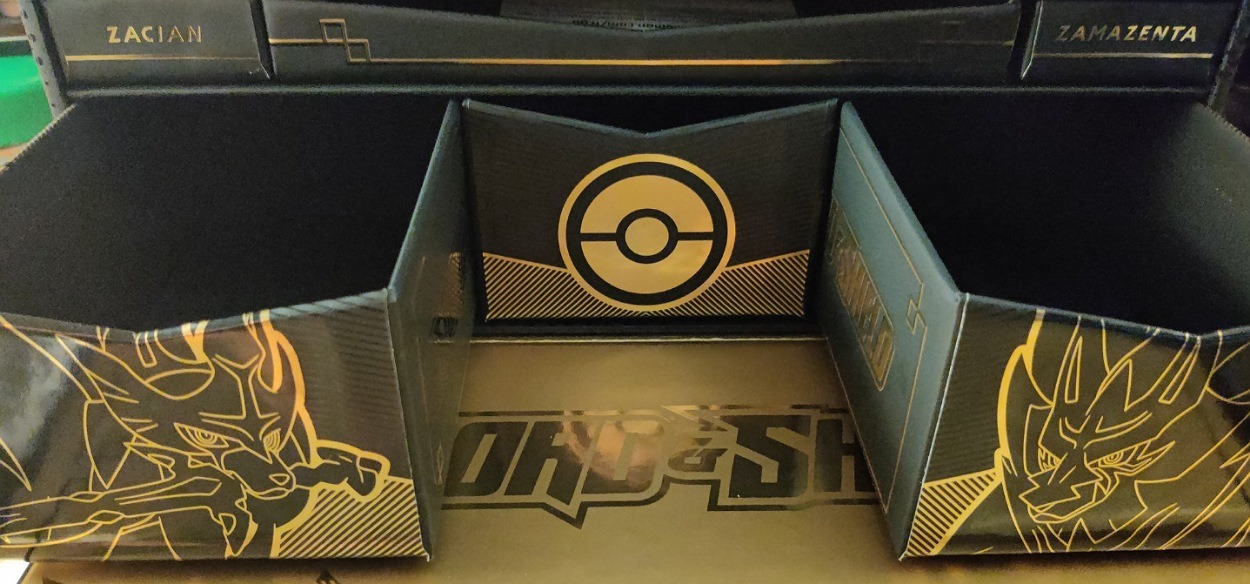 Ecco le prime immagini dell’Ultra Premium Collection di Pokémon Spada e Scudo