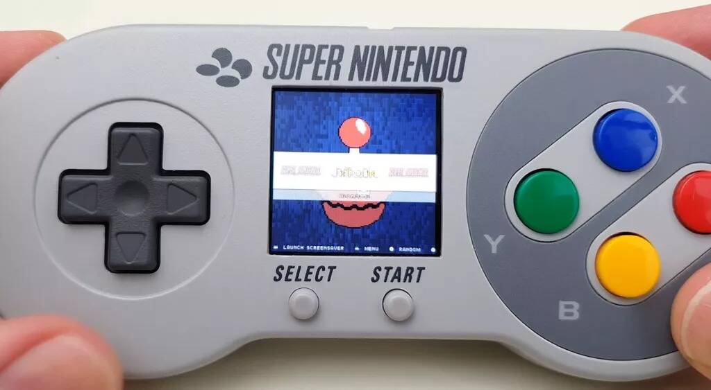 Un controller del Super Nintendo diventa una console portatile