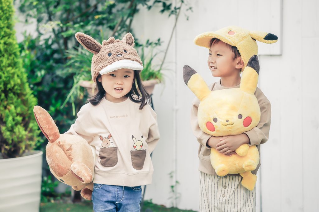 abbigliamento e accessori pikachu eevee