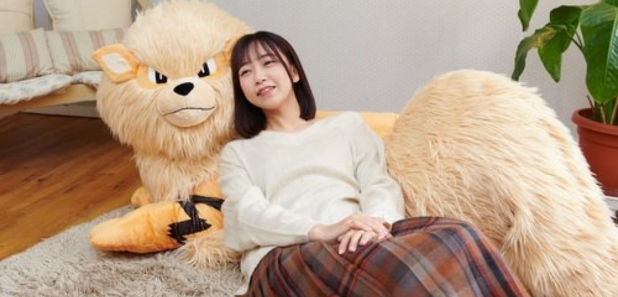 Un mega peluche di Arcanine in arrivo su Pokémon Center