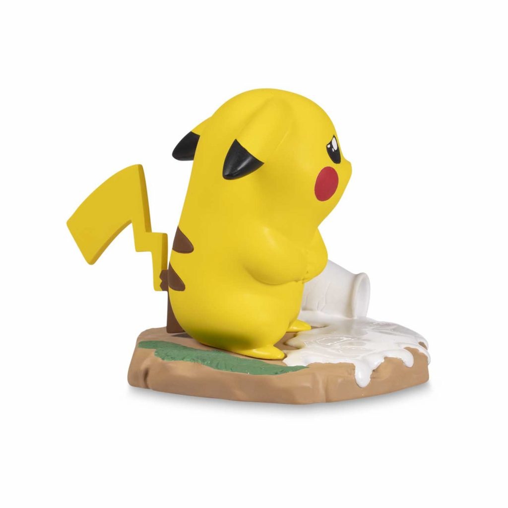 lato statuetta pikachu