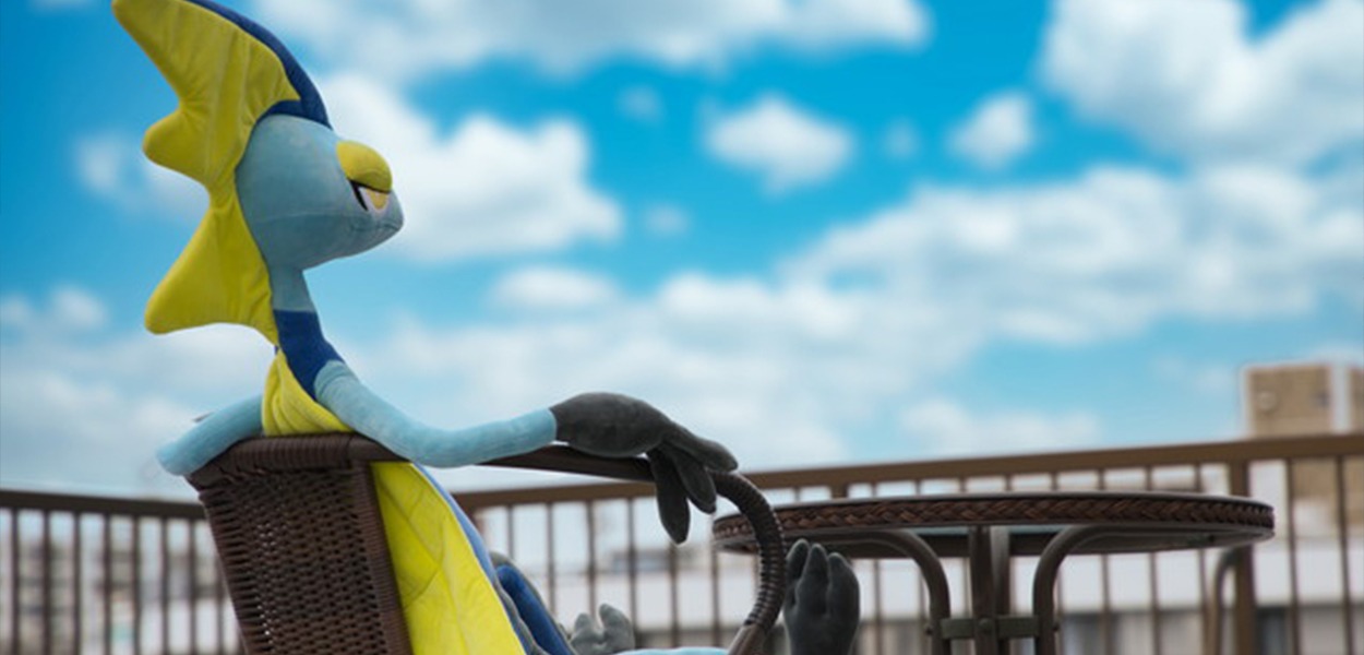 Un peluche altissimo di Inteleon arriverà nei Pokémon Center nel 2023