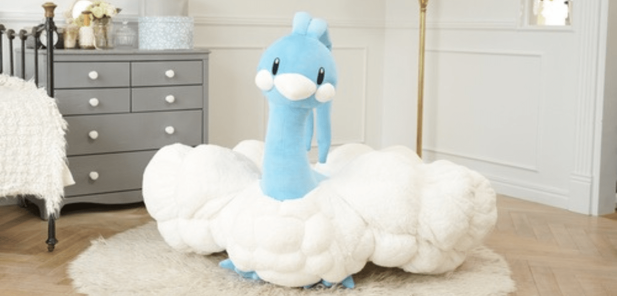 Il peluche di Altaria a grandezza naturale arriva al Pokémon Center giapponese