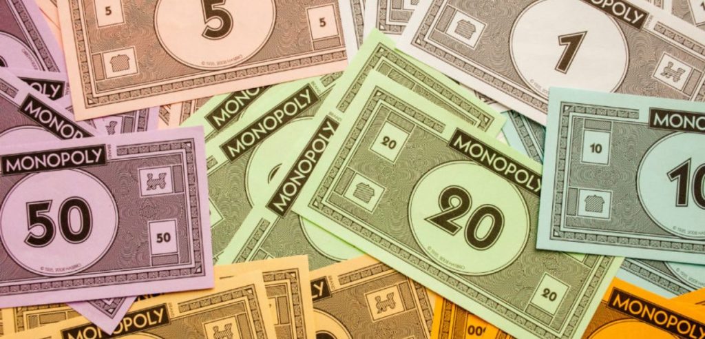truffa carte pokémon soldi monopoly