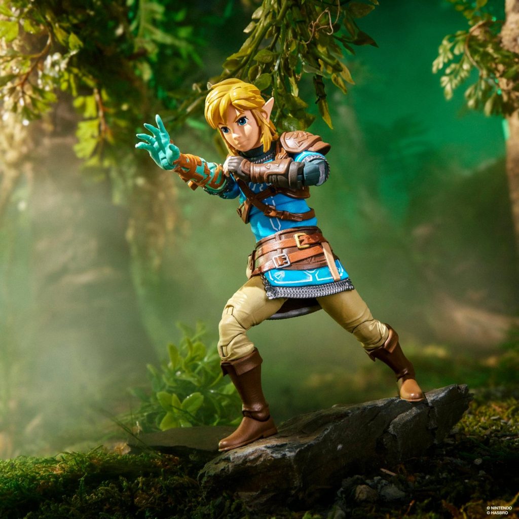 Action figure di Link in posa col braccio Zonau, collezione Hasbro x Nintendo "Heroes of Hyrule"